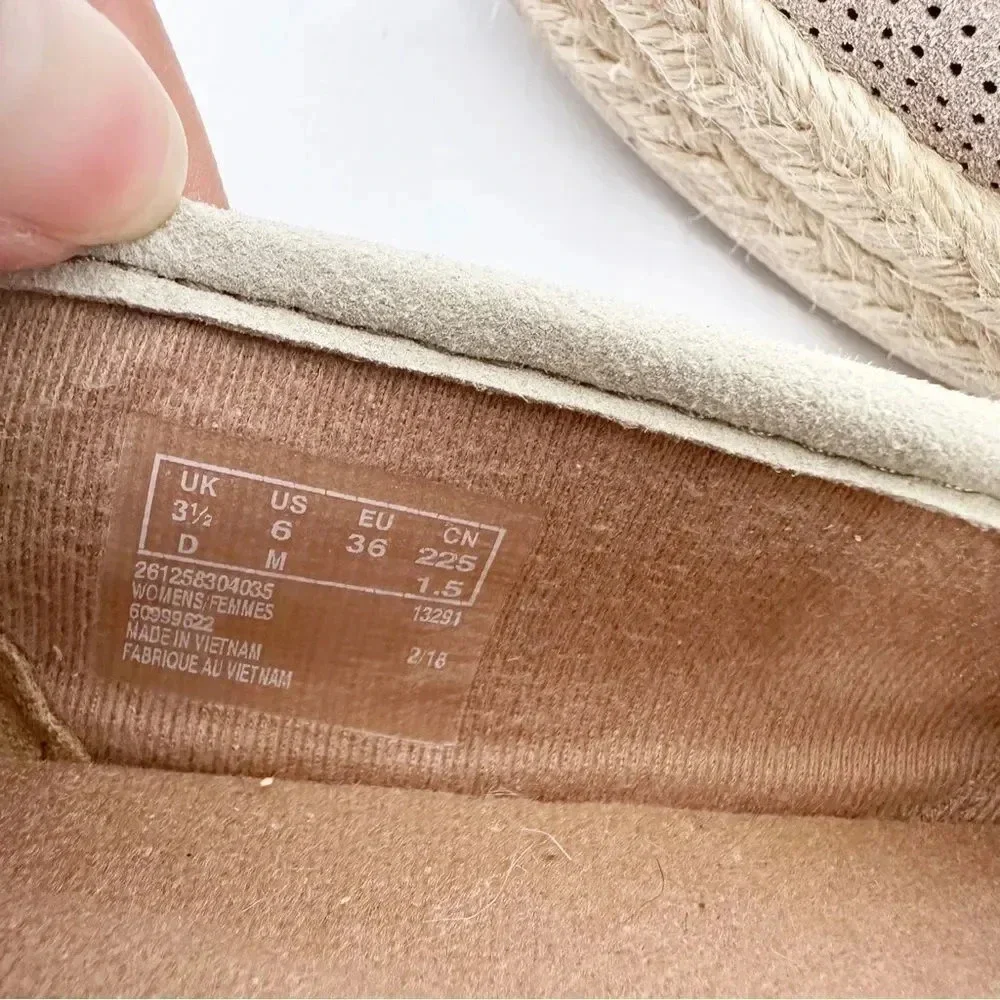 CLARKS Slip On Taupe Gray Espadrille‎ Perforated Casual Flats Size 6